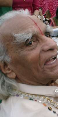 B. K. S. Iyengar, Indian yogi, dies at age 95